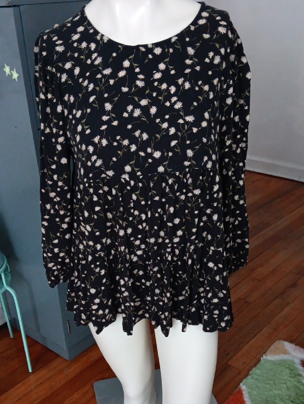 American Eagle Outfitters Black and Cream Floral Blouse with Open Back